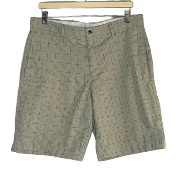 Greg Norman Men's  Fairway Plaid Print Shorts - Picture 1 of 9